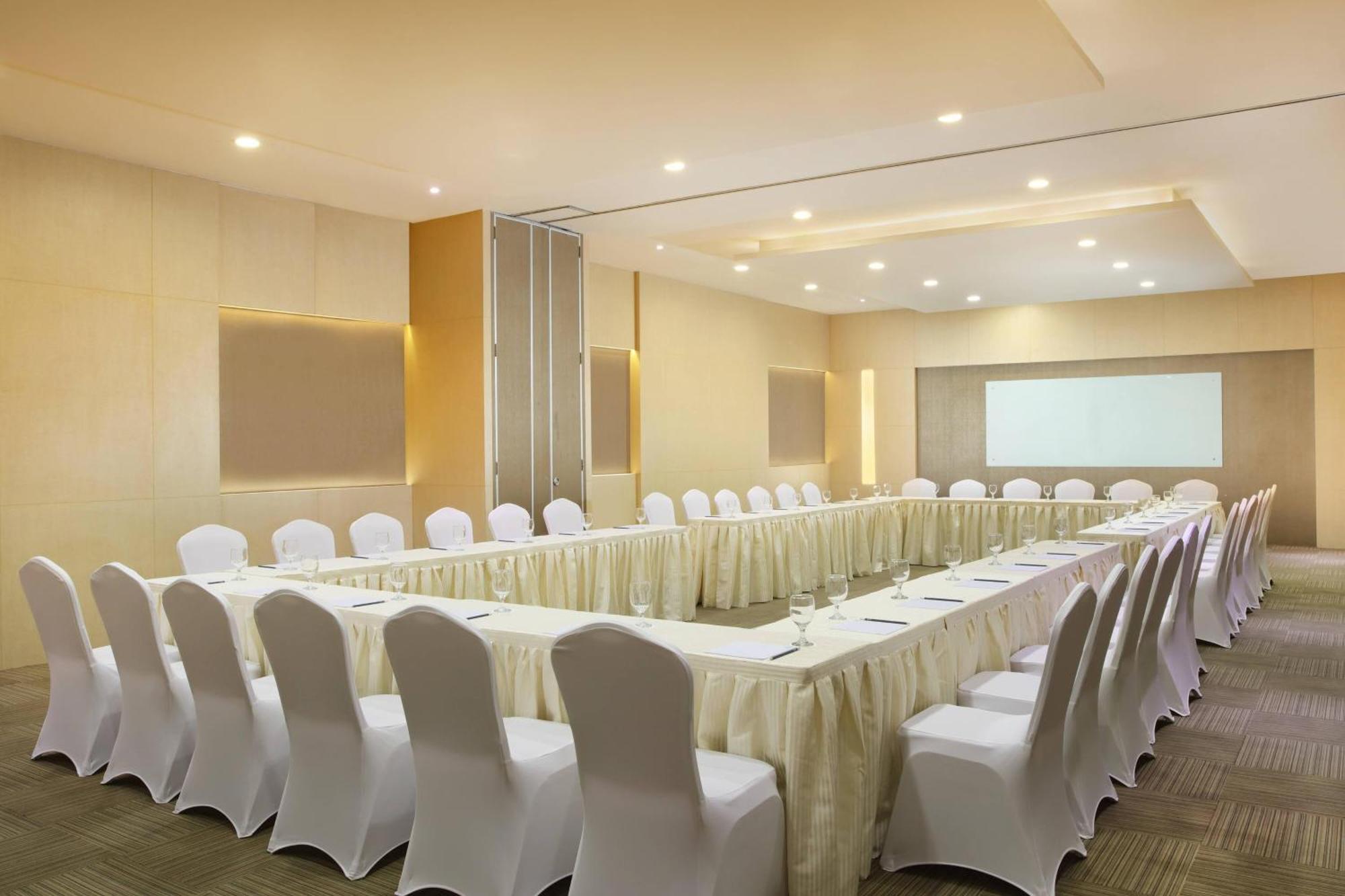 Four Points By Sheraton Medan Exterior foto