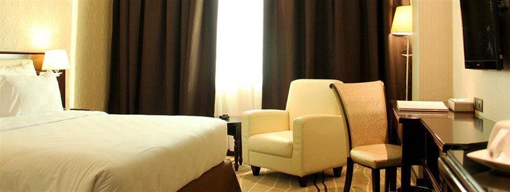 Four Points By Sheraton Medan Exterior foto